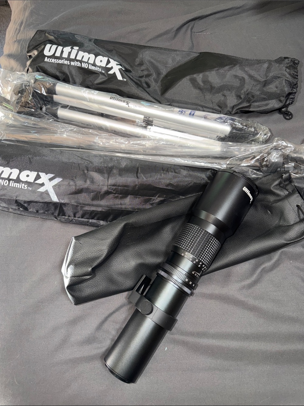 Black Telephoto Camera Lens with Tripod Kit